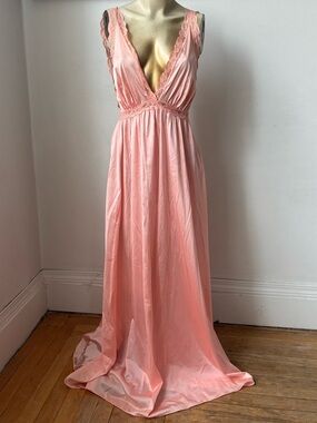 Olga Secret Hug Pink Rose Lace Maxi Nightgown